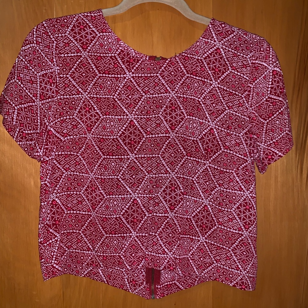 Trendy top!